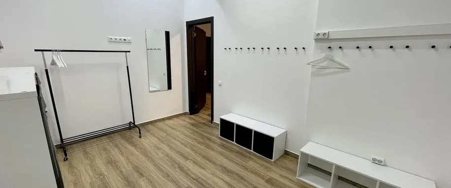 gallery slide
