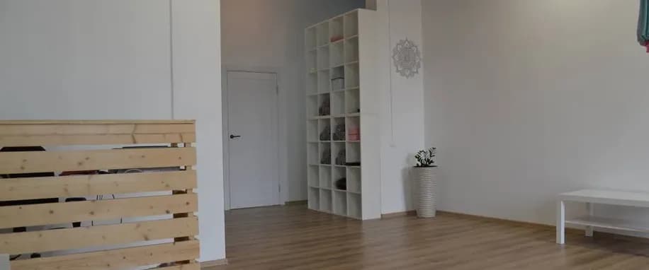gallery slide